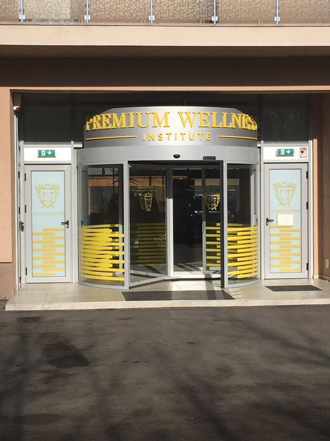Premium Wellness Institute Hotel Bucharest Exterior photo